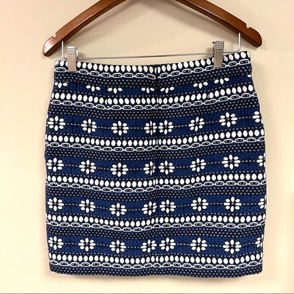 J Crew blue and white jacquard skirt. Size 4 - Picture 4 of 5